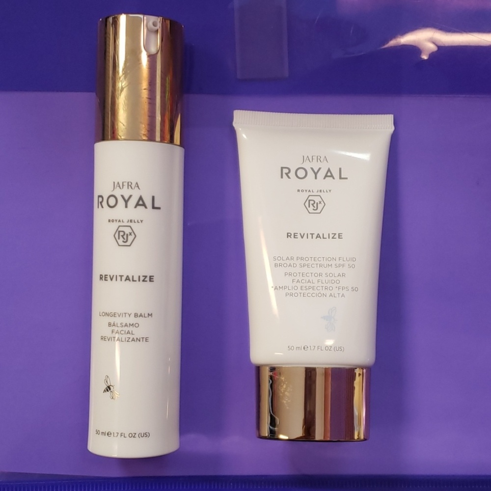 Royal Jelly Revilalize Ritual - Picture 3 of 3